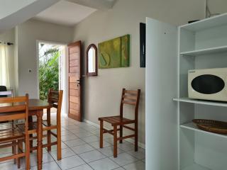 RESIDENCIAL COM CASAS DE 2 DORM - Praia Garopaba - Garopaba - 2