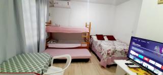 KITNET S2 em TORRES-RS - Na mais bela praia Gaúcha - Cozinha - Banheiro - Ar condicionado - TV smart 32' - Wi-Fi - Estacionamento - Anfitriã Superhost no BnB - Torres - 2