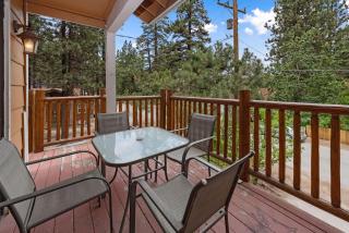 Tall Pines Escape - Walk to Lake and Slopes - 9