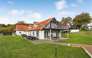 6 Bedroom Cozy Home In Gudhjem - 9