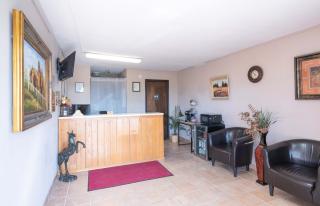 Lebo Inn - - 0