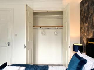 Last-Minute Escape l Exclusive Deals on 2 Double Bedrooms - Weekly & Monthly Stay - Sleeps 6 lHofin Stays Short Lets & Serviced Accommodation - Londra - 1
