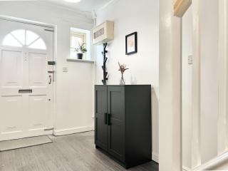 Last-Minute Escape l Exclusive Deals on 2 Double Bedrooms - Weekly & Monthly Stay - Sleeps 6 lHofin Stays Short Lets & Serviced Accommodation - Londra - 5