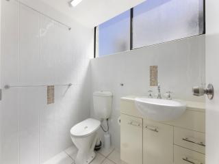 Jamarkos Unit 4 Kings Beach QLD - 1