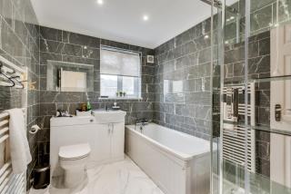 Bright & Spacious 2-Bedroom Jericho House - Oxford - 8