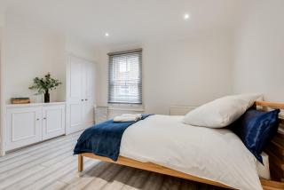 Bright & Spacious 2-Bedroom Jericho House - Oxford - 4