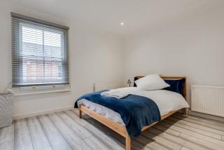 Bright & Spacious 2-Bedroom Jericho House - Oxford - 3