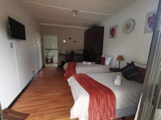 The Yellow Butterfly - Vereeniging - 8