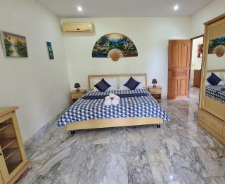 Beautiful bungalow with a communal outdoor pool and 2 km from the sandy beach - Ban Sa - 8