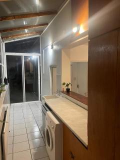 Balham, South London Spacious Guest House 5, 6 rooms available - Londra - 3