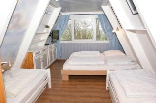 Zeltdachhaus mit viel Platz _ Park - 2