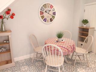 Stunning Cottage on the Edge of the Cotswolds - Charfield - 3