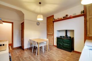 Spacious Victorian Townhouse near HCC with off street parking - 3