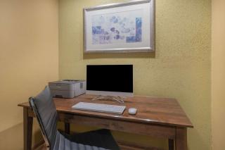 Baymont by Wyndham Gurnee - Gurnee - 3