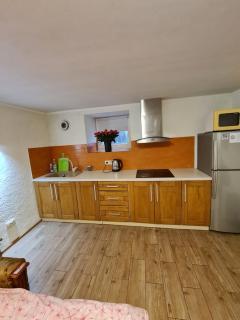 Студіо на Кoновальця - 6