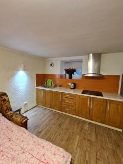 Студіо на Кoновальця - 5