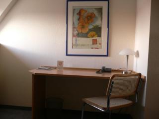 City Hotel - 8