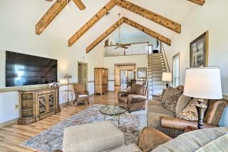 Chateau Ridge Peaceful Retreat with Fire Pit! - Westminster - 0