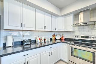 Spacious Home with Pool and Grill in Phoenix! - Phoenix - 3
