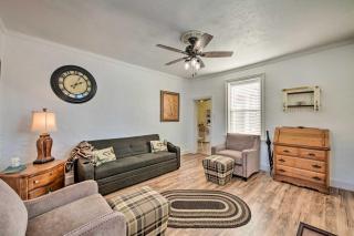 Kik-N-Bak Cottage with Beautiful Mountain View - 6