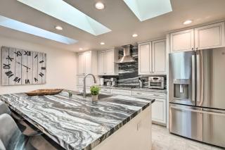 High-End and Luxe Scottsdale Gem with Pool and Yard - Phoenix - 2
