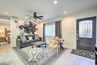 High-End and Luxe Scottsdale Gem with Pool and Yard - Phoenix - 7