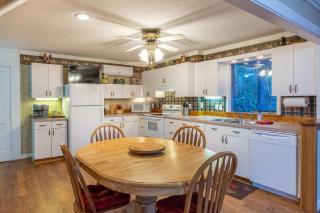 Creekside Lodge - Franklin - 5