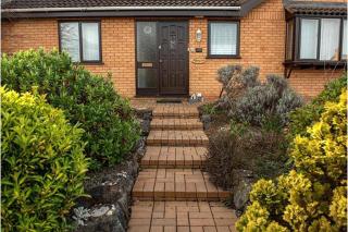Aderyn Du - Abergele - 6