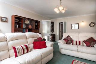 Aderyn Du - Abergele - 1