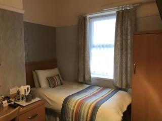 The Bowden Lodge - Southport - 7