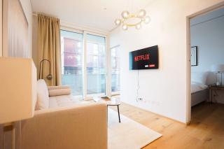Executive Suite w/ Rooftop Pool - Vienna - 9