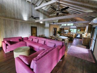 White Sand Beach, 3 Bedrooms House - Walking Distance To West End And West Bay - West Bay - 2