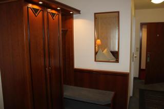 Hotel & Restaurant Zum Vater Rhein - Monheim - 1