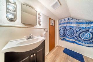 Cottage in the Falls, 2 b, 2 bath, fireplace - Cuyahoga Falls - 2