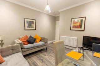 Two Bedroom Apartment Within Walking Distance to City Centre - Edinburgh - 6