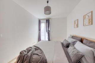 La Gare, Disneyland Paris terrasse parking gratuit - 2