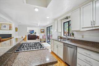 Serene Park City MTN Home Hot Tub 6BR4BA & AC - 8