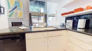 Walk to Canyon Lodge! Ski back! Modern Space - Mammoth Lakes - 1