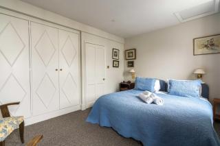Charming 2BD Garden House - Hammersmith - London - 4