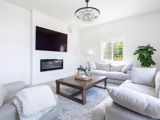 New! Pure Luxury W Private Pool/Spa & Game Center! - Arvada - 8