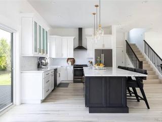 New! Pure Luxury W Private Pool/Spa & Game Center! - Arvada - 5