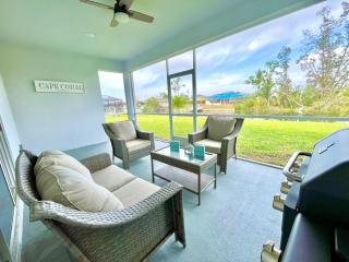 New house with canal view in Cape Coral - Cape Coral - 8