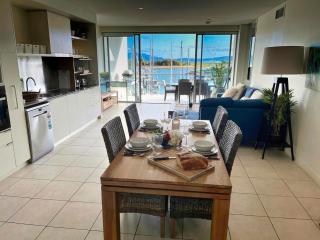 Blue on Blue Apartment 933 - Nelly Bay - 6