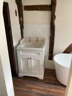 Monk House - Historic Foundation Invites guests - Petworth - 2