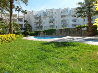 Apartamento en planta baja con piscina comunitaria en Roses, cerca de playas y actividades - ES-204-47 - Roses - 0
