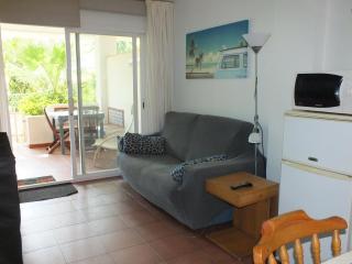 Apartamento en planta baja con piscina comunitaria en Roses, cerca de playas y actividades - ES-204-47 - Roses - 1