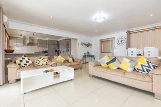 Waterfront Haven with your own private jetty - Forster - 3