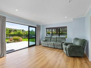 Mangawhai Monarch - Mangawhai Heads Holiday Home - 2
