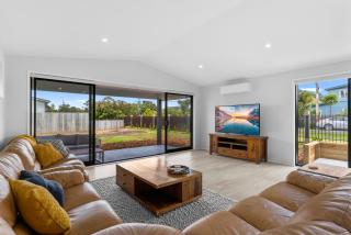 Whai Awa Retreat - Mangawhai Holiday Home - 5