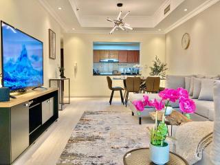 White Sage - Lakefront Apartment Amidst Parks With Lake Access - Dubai - 2